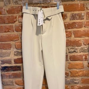 White Pleated Zara Pants with Belt. Size Small